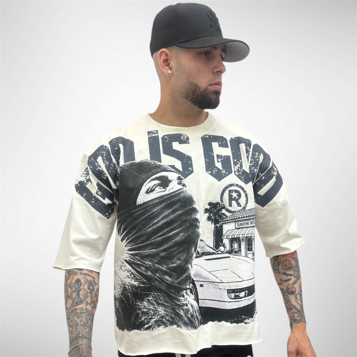T SHIRT Oversize “God Is Good” – Algodón Premium