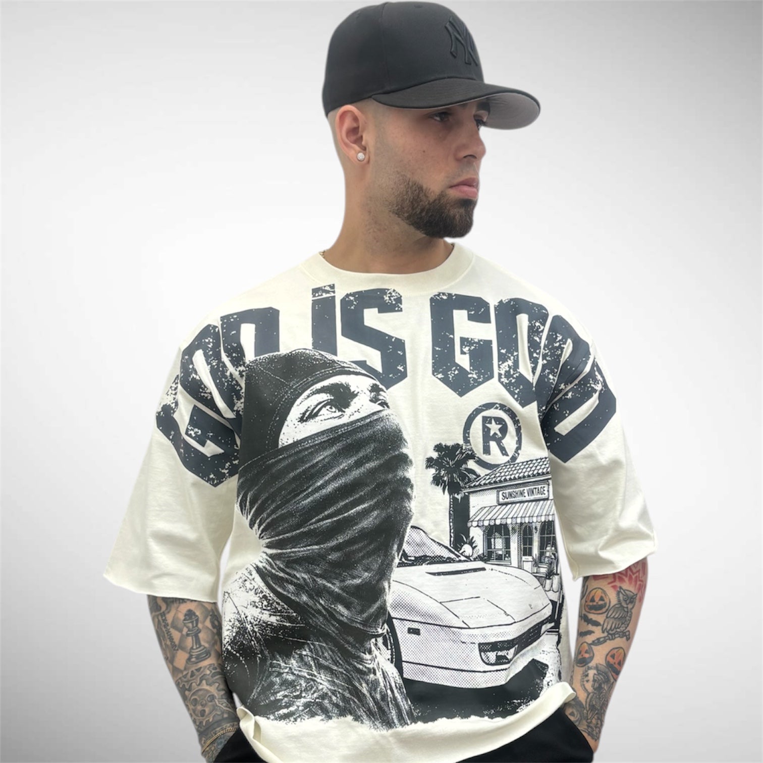 T SHIRT Oversize “God Is Good” – Algodón Premium