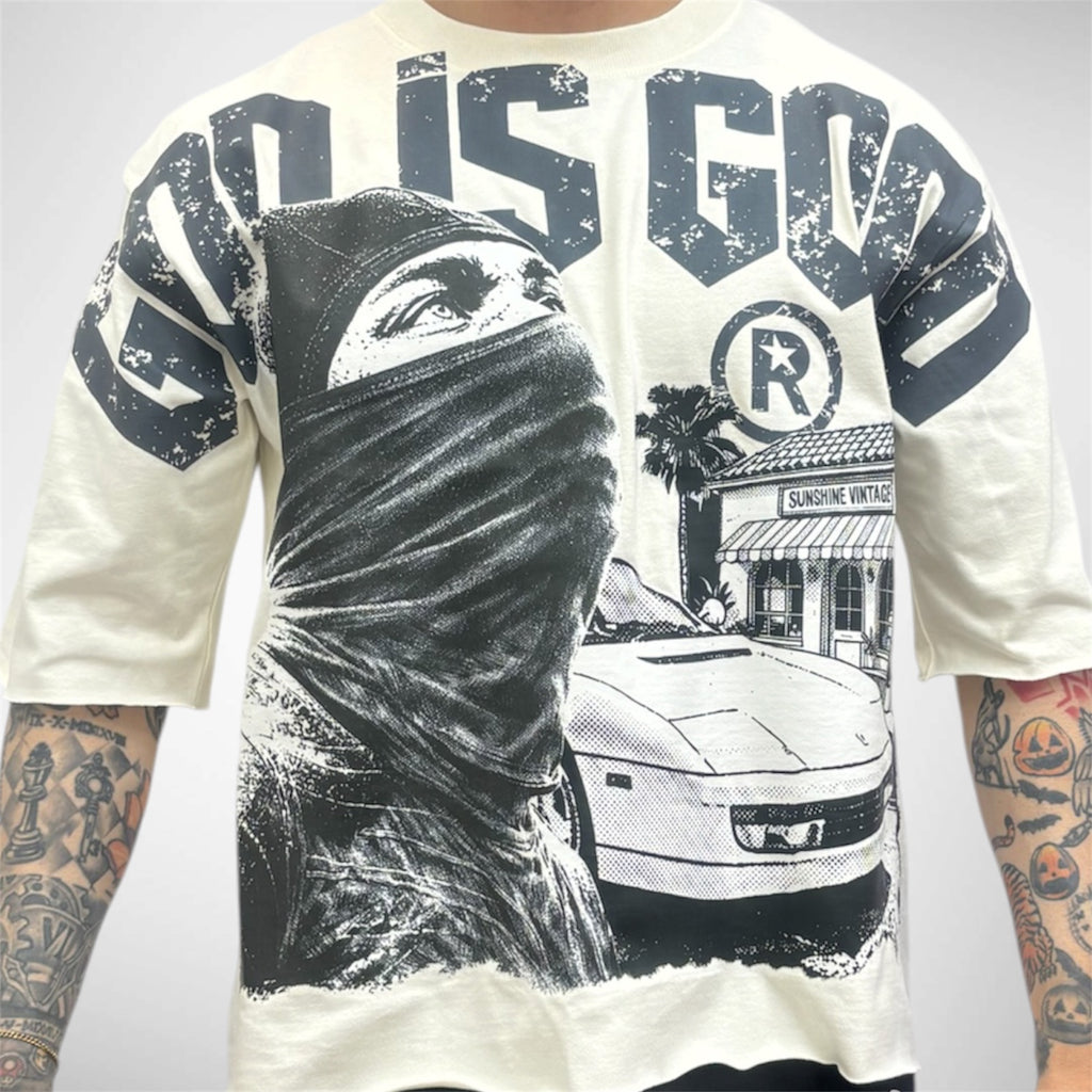 T SHIRT Oversize “God Is Good” – Algodón Premium